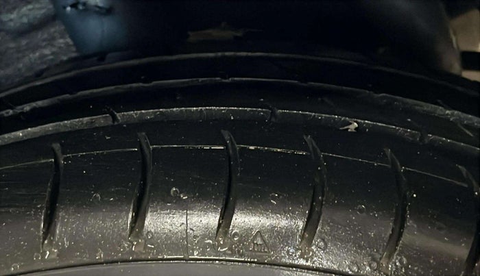 2014 Maruti Celerio VXI AMT, Petrol, Automatic, 58,718 km, Right Rear Tyre Tread