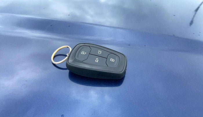 2022 Tata NEXON XZA PLUS (PREMIUM) PETROL, Petrol, Automatic, 18,099 km, Key Close Up