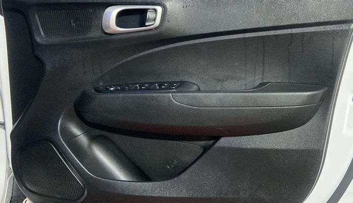 2021 Hyundai VENUE S+ 1.2, Petrol, Manual, 43,270 km, Driver Side Door Panels Control