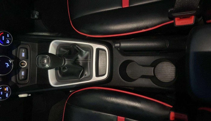 2021 Hyundai VENUE S+ 1.2, Petrol, Manual, 43,270 km, Gear Lever