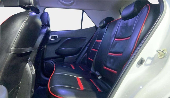 2021 Hyundai VENUE S+ 1.2, Petrol, Manual, 43,270 km, Right Side Rear Door Cabin