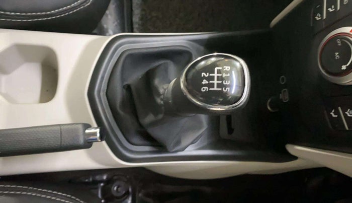 2022 Mahindra XUV300 W6 1.5 Sunroof Diesel, Diesel, Manual, 6,216 km, Gear Lever