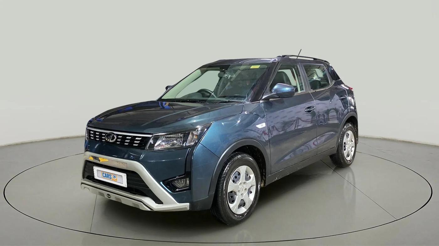 2022 Mahindra XUV300 W6 1.5 Sunroof Diesel, Diesel, Manual, 6,283 km, Left Front Diagonal