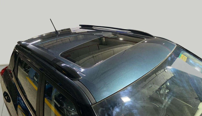 2022 Mahindra XUV300 W6 1.5 Sunroof Diesel, Diesel, Manual, 6,216 km, Roof