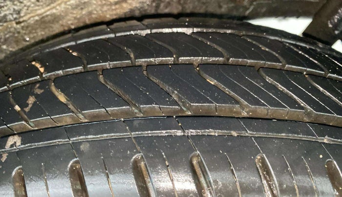 2015 Maruti Wagon R 1.0 VXI, Petrol, Manual, 37,251 km, Left Rear Tyre Tread