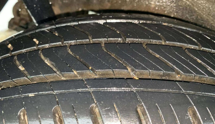 2015 Maruti Wagon R 1.0 VXI, Petrol, Manual, 37,251 km, Right Rear Tyre Tread