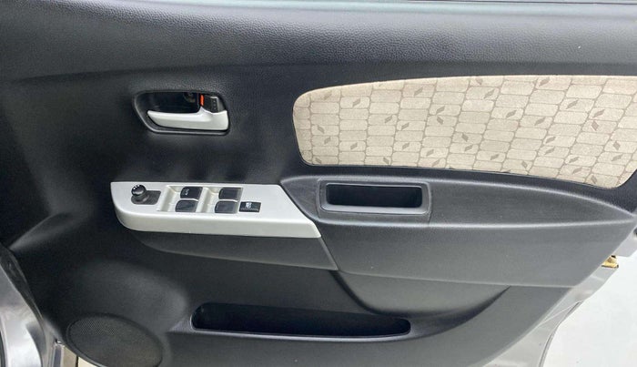 2015 Maruti Wagon R 1.0 VXI, Petrol, Manual, 37,251 km, Driver Side Door Panels Control