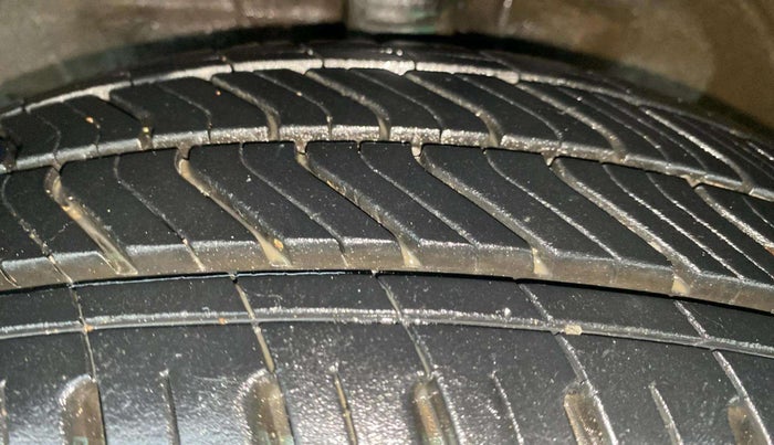 2015 Maruti Wagon R 1.0 VXI, Petrol, Manual, 37,251 km, Left Front Tyre Tread