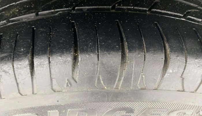 2016 Ford Figo Aspire TITANIUM 1.2 PETROL, Petrol, Manual, 74,947 km, Left Rear Tyre Tread