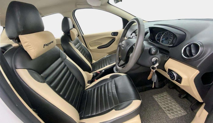 2016 Ford Figo Aspire TITANIUM 1.2 PETROL, Petrol, Manual, 74,947 km, Right Side Front Door Cabin