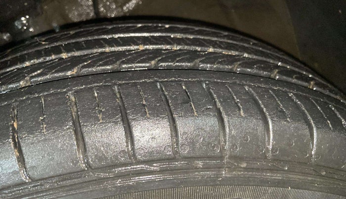 2018 Hyundai Creta SX 1.6 PETROL, Petrol, Manual, 34,331 km, Left Front Tyre Tread