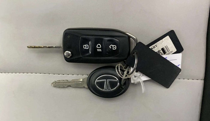 2019 Tata TIGOR XZ PLUS PETROL, Petrol, Manual, 19,317 km, Key Close Up