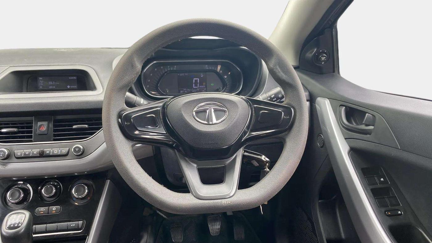 2022 Tata NEXON XM PETROL, Petrol, Manual, 38,755 km, Steering Wheel Close Up