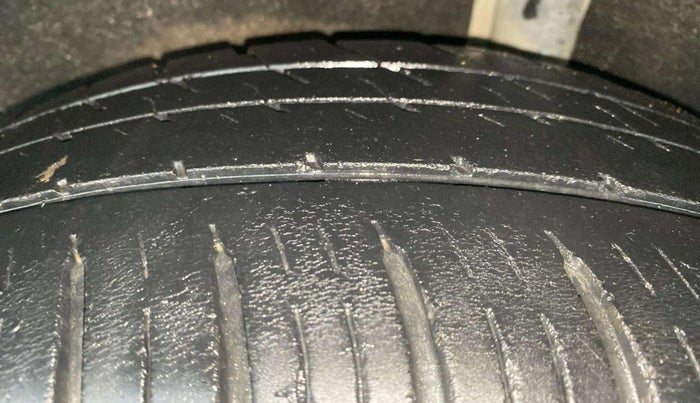 2015 Ford Ecosport TITANIUM 1.5L PETROL AT, Petrol, Automatic, 64,841 km, Left Rear Tyre Tread