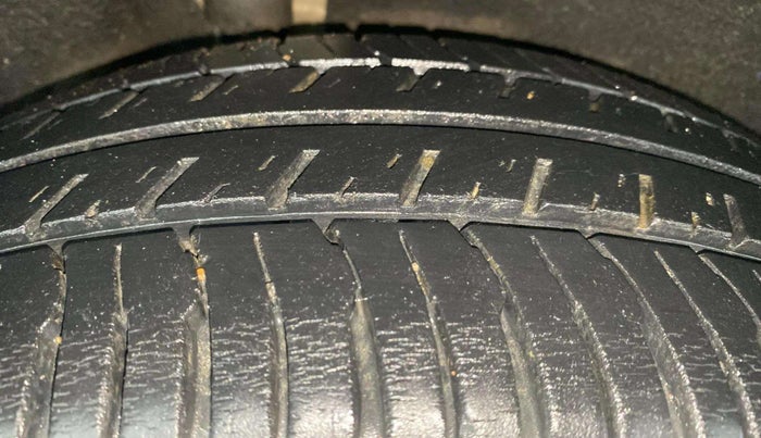2015 Ford Ecosport TITANIUM 1.5L PETROL AT, Petrol, Automatic, 64,841 km, Right Rear Tyre Tread