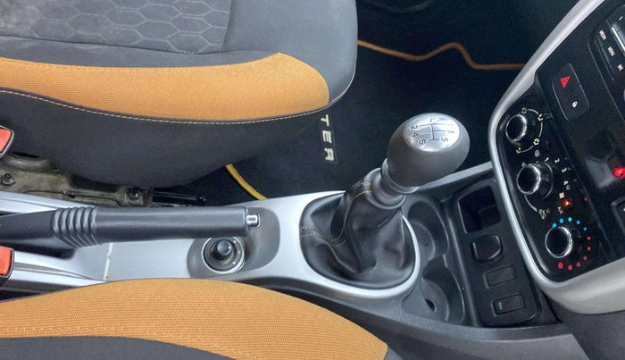 2015 Renault Duster 110 PS RXL DIESEL EXPLORE LE, Diesel, Manual, 79,546 km, Gear Lever