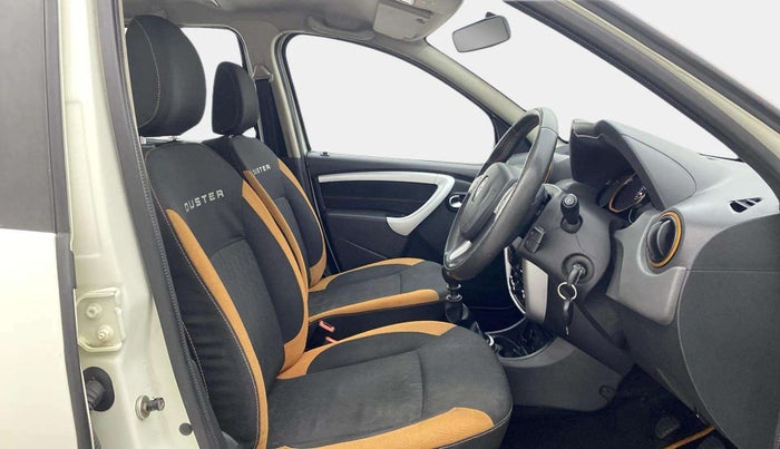 2015 Renault Duster 110 PS RXL DIESEL EXPLORE LE, Diesel, Manual, 79,546 km, Right Side Front Door Cabin