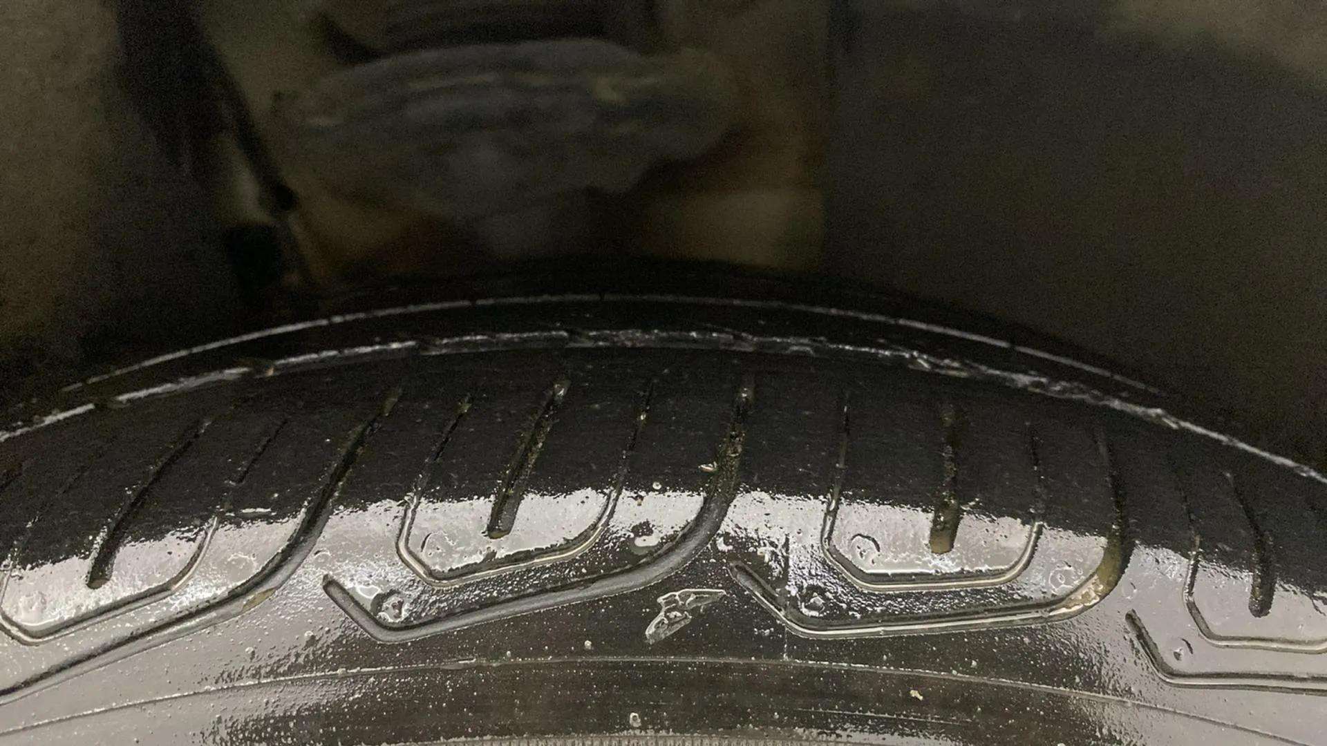 RHS-Front-Tyre-Tread-18