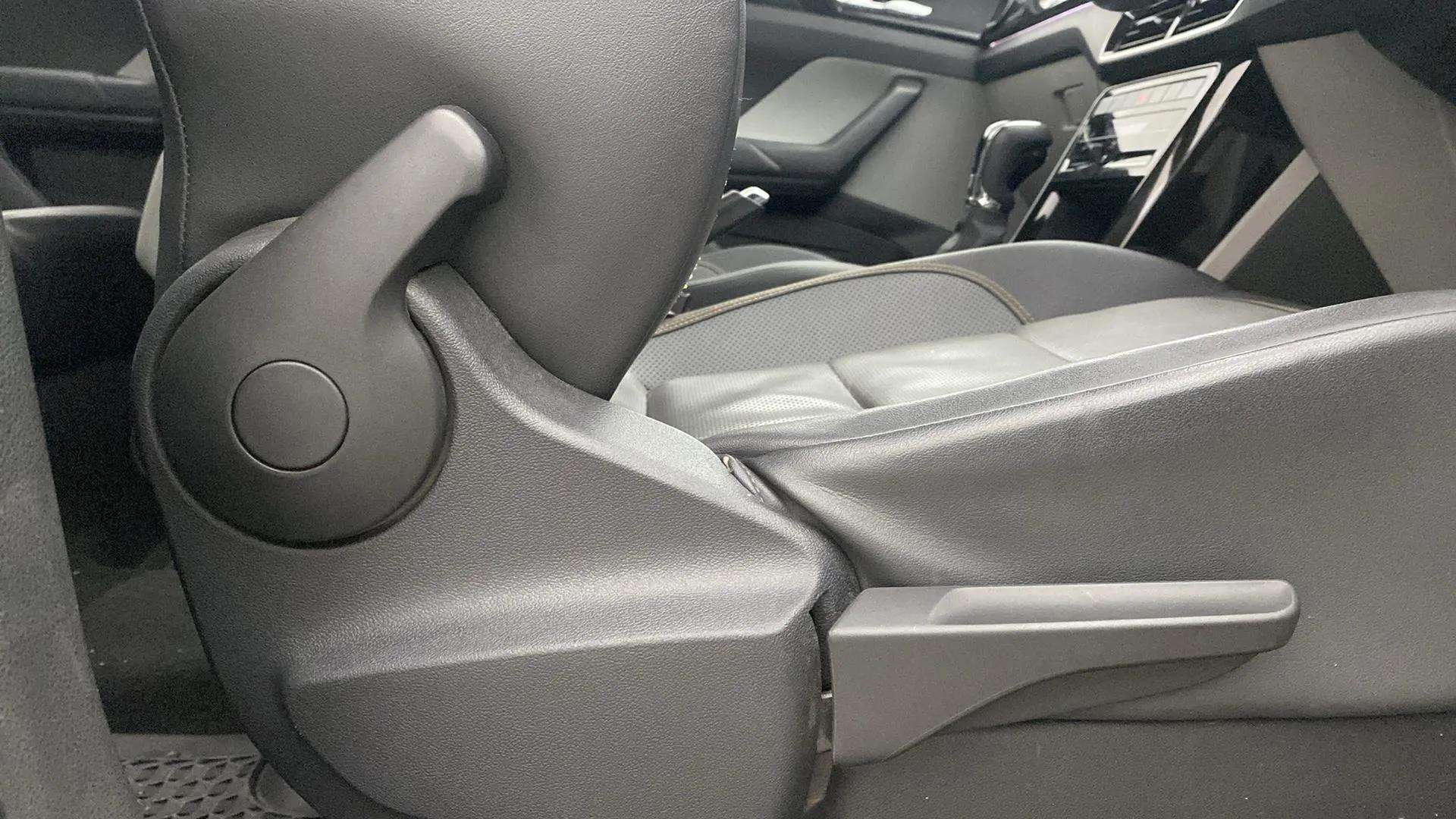 Driver-side-adjustment-panel-40