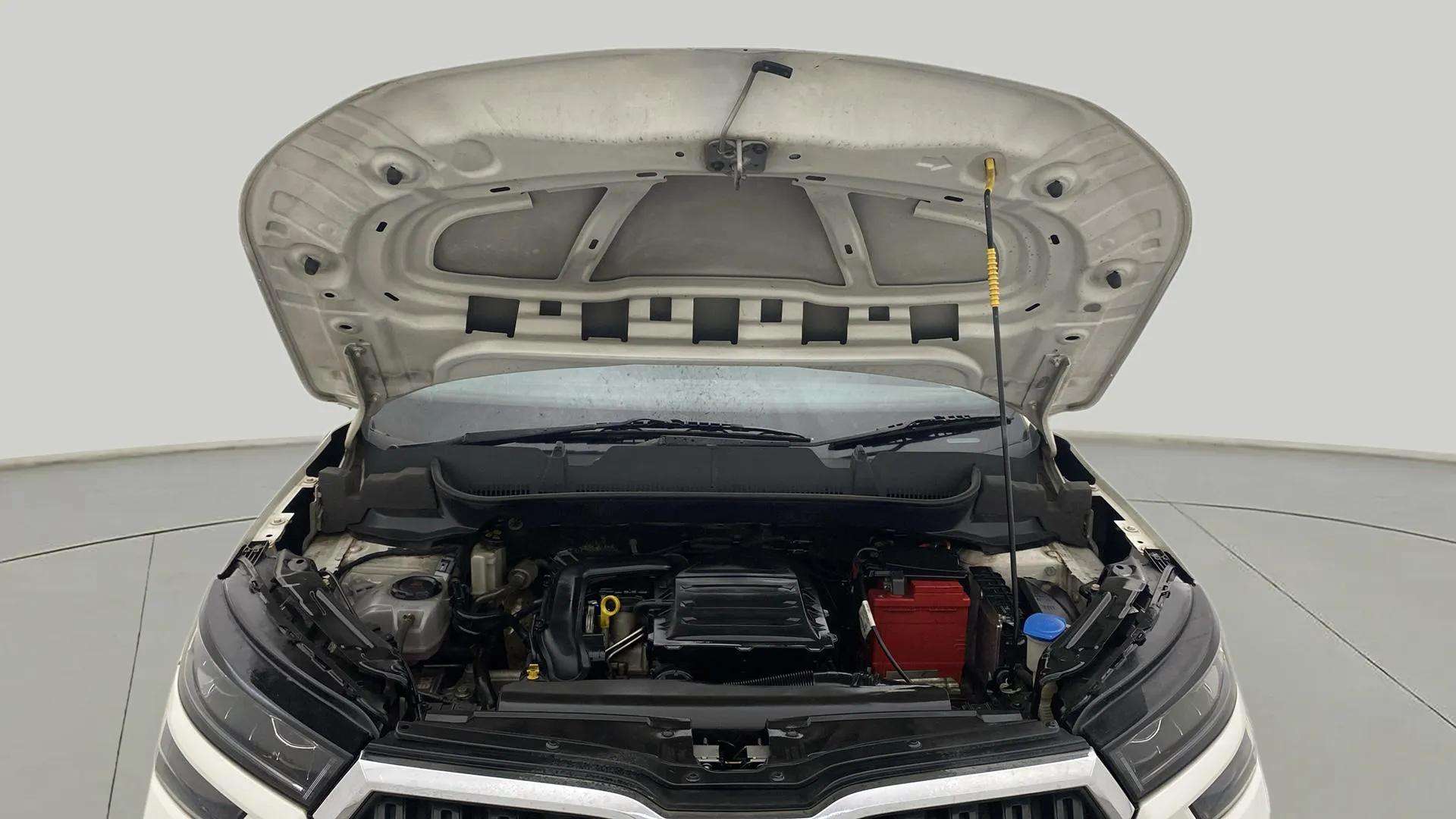 Engine-Full-View-With-Bonnet-Open-13
