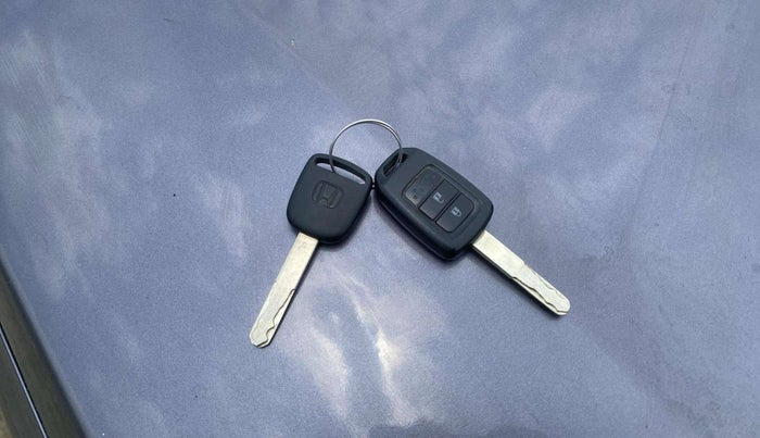 2020 Honda Amaze 1.2L I-VTEC S, Petrol, Manual, 75,620 km, Key Close Up