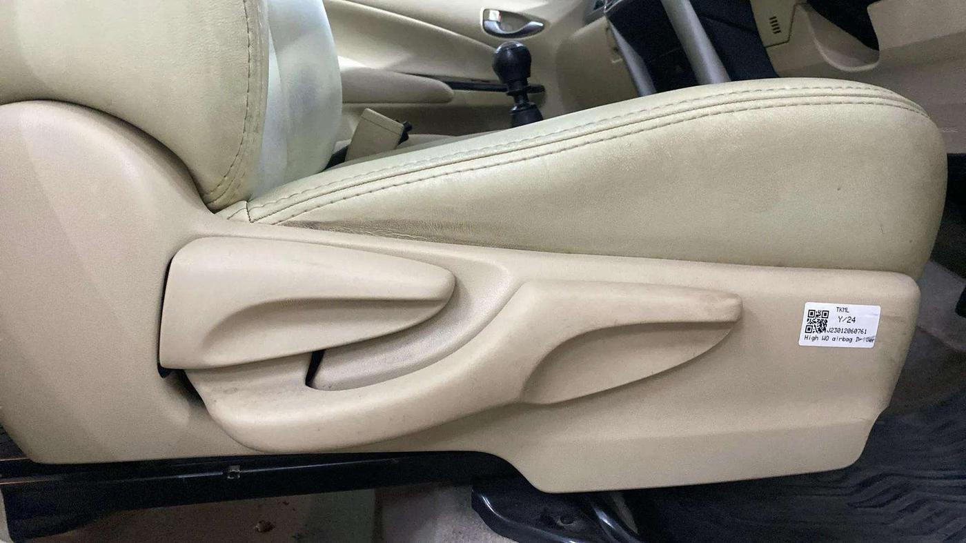 2020 Toyota YARIS G MT, Petrol, Manual, 67,019 km, Driver Side Adjustment Panel