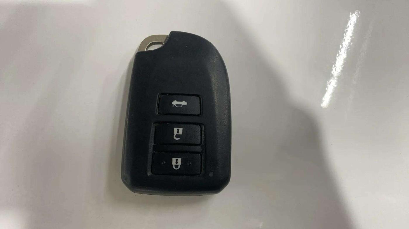 2020 Toyota YARIS G MT, Petrol, Manual, 67,019 km, Key Close Up