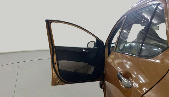 2015 Hyundai Grand i10 ASTA AT 1.2 KAPPA VTVT, CNG, Automatic, 59,041 km, LHS Front Door
