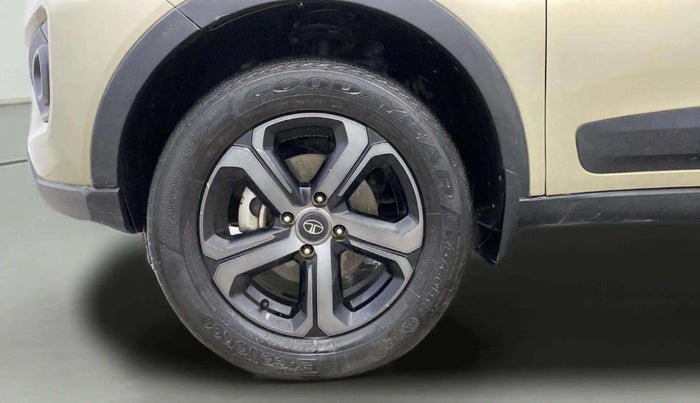 2023 Tata NEXON XZA PLUS LUX SUNROOF KAZIRANGA PETROL, Petrol, Automatic, 42,682 km, Left Front Wheel