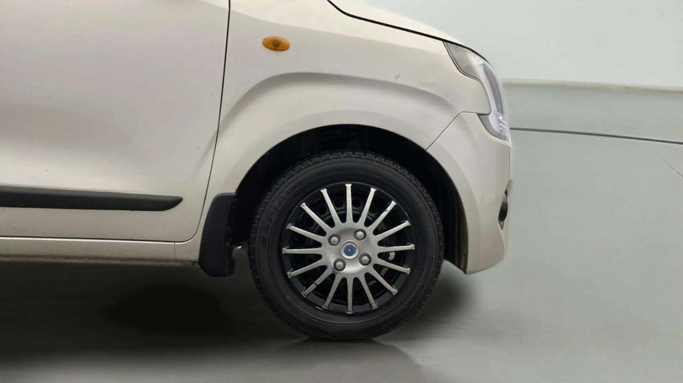 2019 Maruti New Wagon-R VXI 1.2 AMT, Petrol, Automatic, 53,082 km, Right Front Wheel