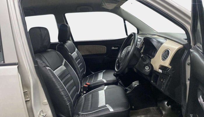 2017 Maruti Wagon R 1.0 VXI, Petrol, Manual, 44,140 km, Right Side Front Door Cabin