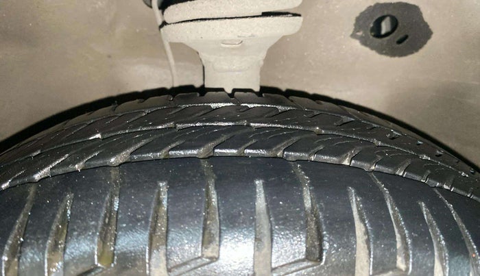 2017 Maruti Wagon R 1.0 VXI, Petrol, Manual, 44,140 km, Right Front Tyre Tread