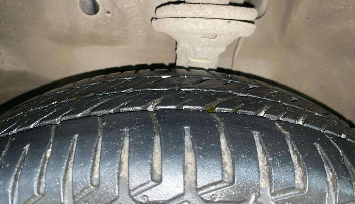 2017 Maruti Wagon R 1.0 VXI, Petrol, Manual, 44,140 km, Left Front Tyre Tread