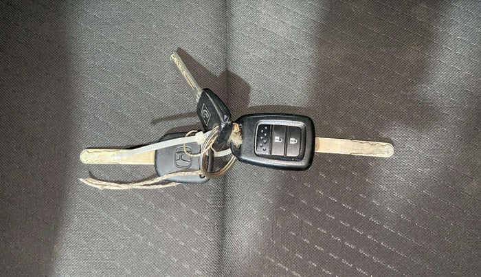 2018 Honda WR-V 1.2L I-VTEC VX MT, Petrol, Manual, 33,410 km, Key Close Up