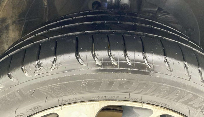 2020 Maruti Baleno ZETA PETROL 1.2, Petrol, Manual, 58,721 km, Right Front Tyre Tread