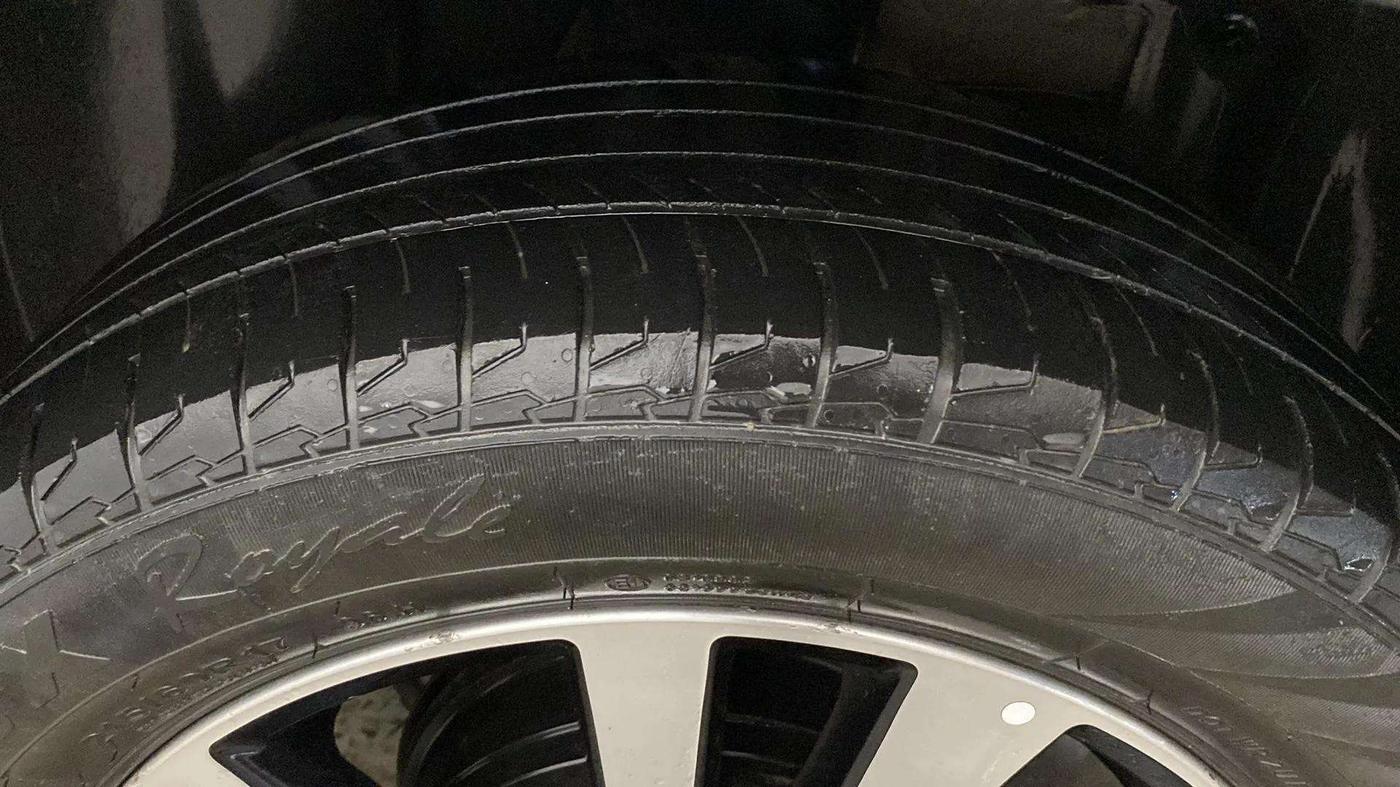 2019 Nissan Kicks XV 1.5, Petrol, Manual, 54,575 km, Right Rear Tyre Tread