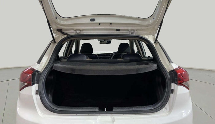 2015 Hyundai Elite i20 SPORTZ 1.2, Petrol, Manual, 39,433 km, Boot Inside