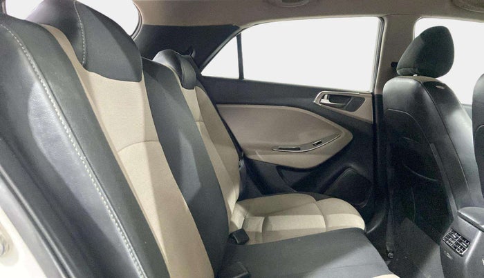 2015 Hyundai Elite i20 SPORTZ 1.2, Petrol, Manual, 39,433 km, Right Side Rear Door Cabin