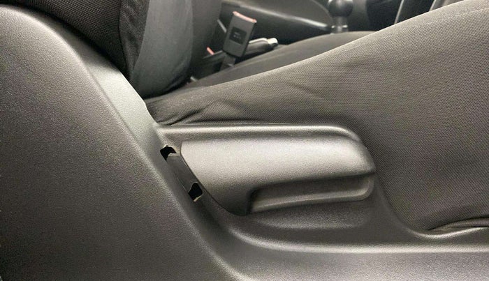 2015 Maruti Swift VXI, Petrol, Manual, 64,800 km, Driver Side Adjustment Panel