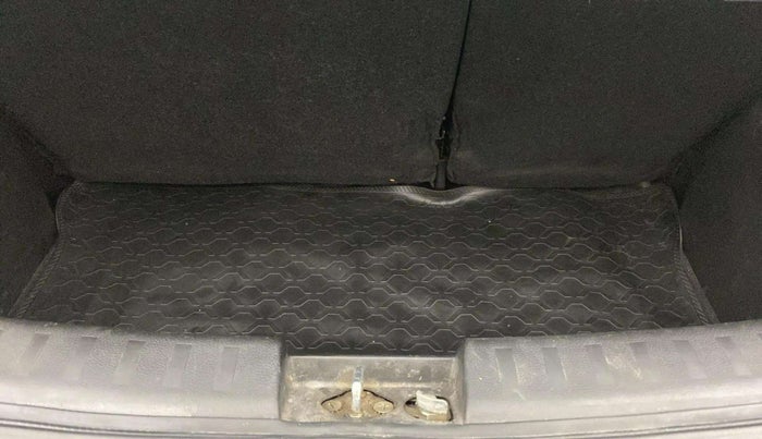 2015 Maruti Swift VXI, Petrol, Manual, 64,800 km, Boot Inside