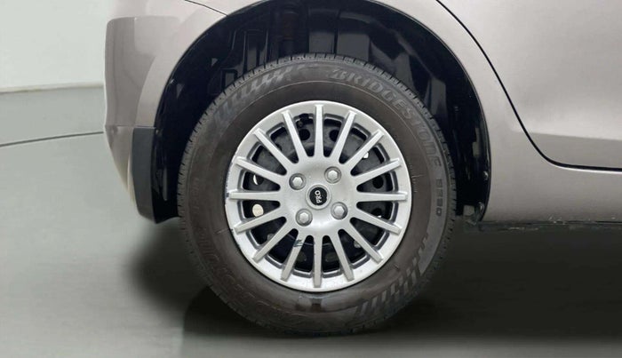 2015 Maruti Swift VXI, Petrol, Manual, 64,800 km, Right Rear Wheel