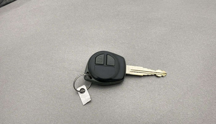 2015 Maruti Swift VXI, Petrol, Manual, 64,800 km, Key Close Up