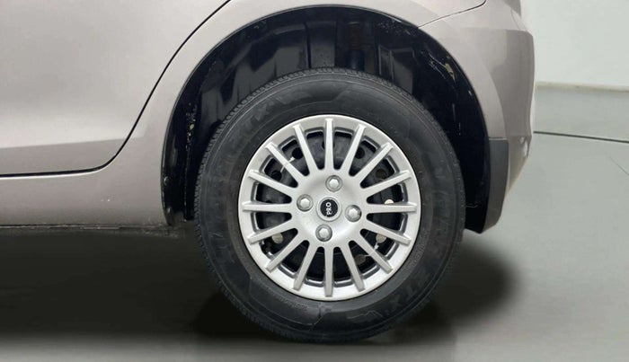 2015 Maruti Swift VXI, Petrol, Manual, 64,800 km, Left Rear Wheel