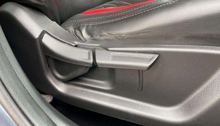 2020 KIA SELTOS HTK PLUS 1.5, Petrol, Manual, 31,323 km, Driver Side Adjustment Panel