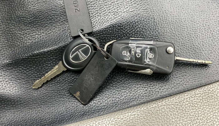 2018 Tata Tiago XZ PETROL, Petrol, Manual, 91,558 km, Key Close Up