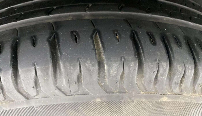2022 Maruti Ertiga ZXI AT SHVS, Petrol, Automatic, 34,190 km, Right Rear Tyre Tread