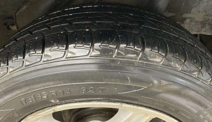 2012 Honda Brio S MT, Petrol, Manual, 54,525 km, Right Rear Tyre Tread