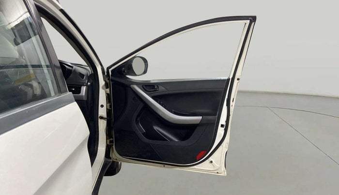2020 Tata NEXON XM PETROL, Petrol, Manual, 72,606 km, RHS Front Door