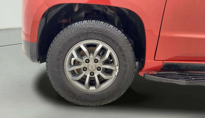 2018 Mahindra TUV300 T10 DUAL TONE, Diesel, Manual, 47,631 km, Left Front Wheel