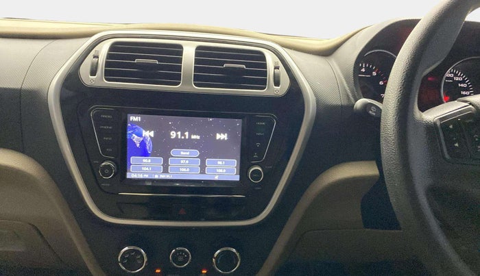 2018 Mahindra TUV300 T10 DUAL TONE, Diesel, Manual, 47,631 km, Air Conditioner